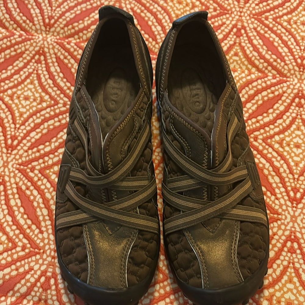 Privo hiking shoes size 7 gently used condition